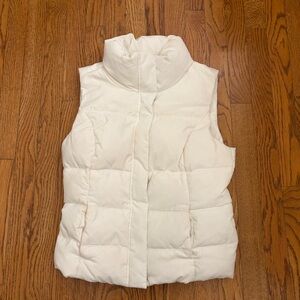 Forever 21 White Puffer Vest – Size L